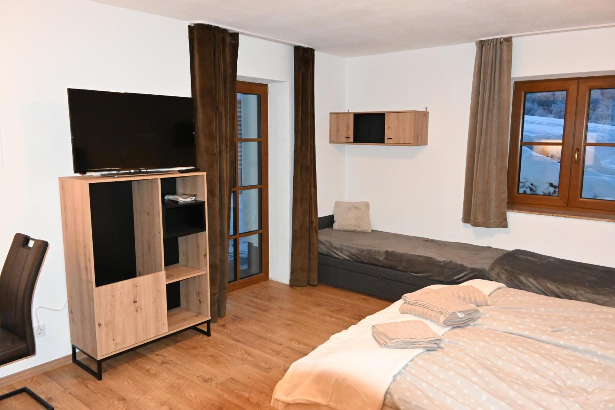 Nicky Apartments And Studios ニーデラウ エクステリア 写真