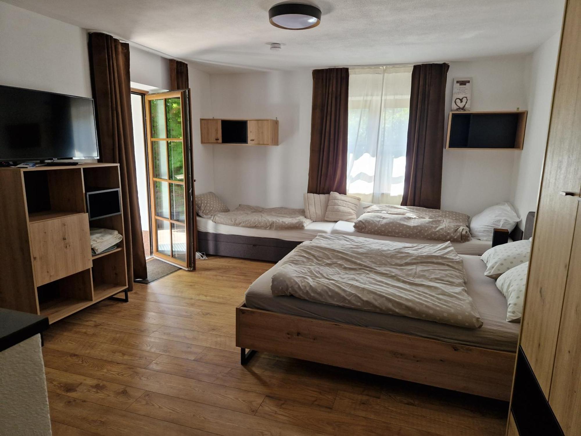 Nicky Apartments And Studios ニーデラウ エクステリア 写真
