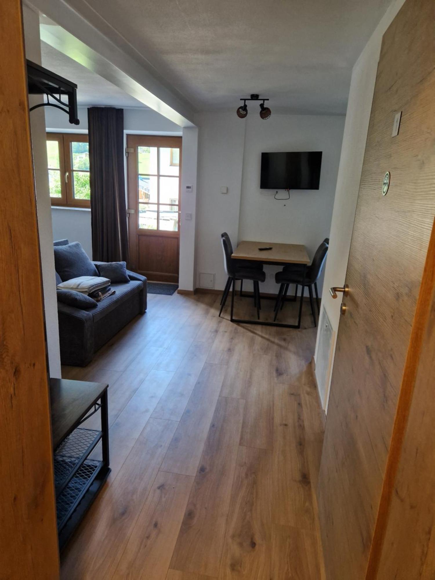 Nicky Apartments And Studios ニーデラウ エクステリア 写真